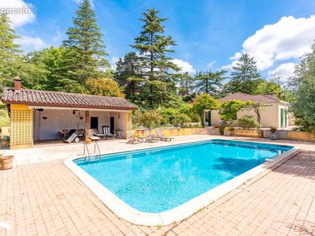 Pavillon 8 pièces 170 m²