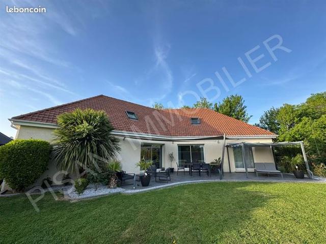 Pavillon 8 pièces 177 m²