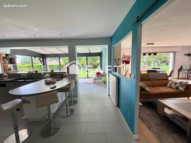 Pavillon 8 pièces 179 m²