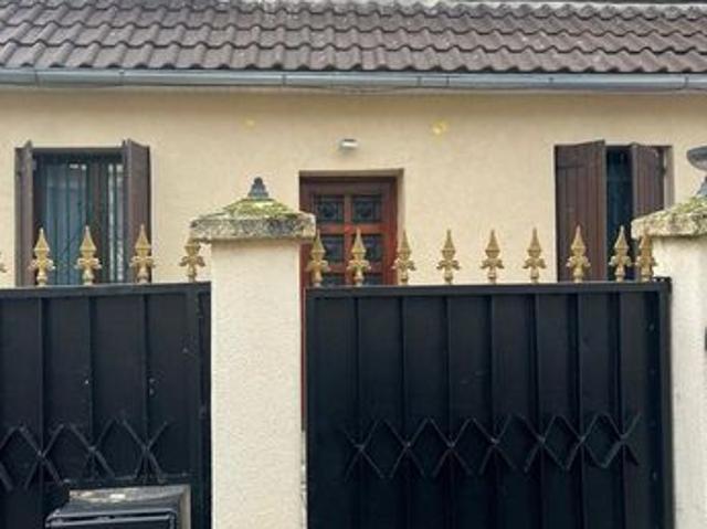 Pavillon 8 pièces 180 m²