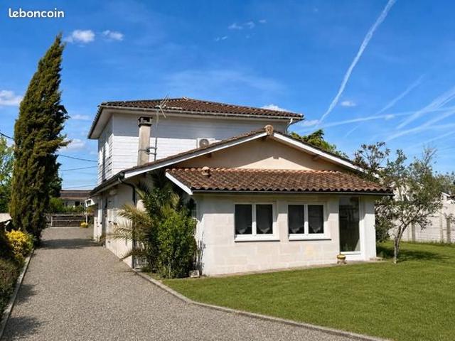 Pavillon 8 pièces 180 m²