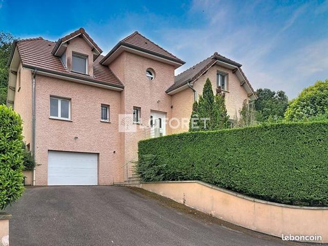 Pavillon 8 pièces 183 m²