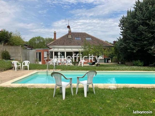 Pavillon 8 pièces 190 m²