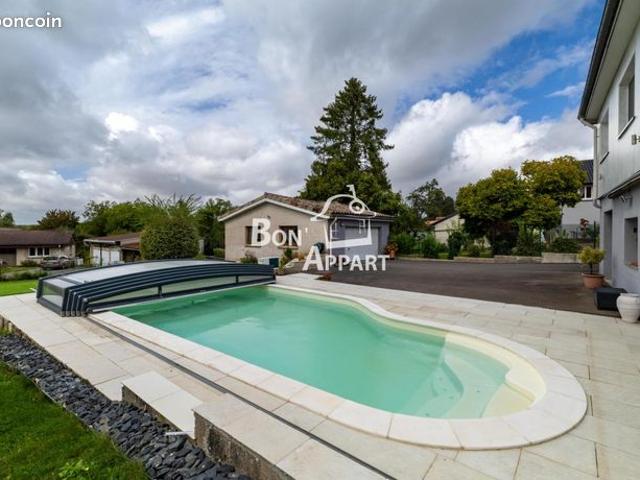 Pavillon 8 pièces 190 m²