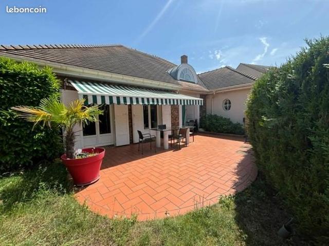 Pavillon 8 pièces 190 m²