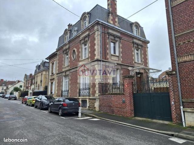 Maison 8 pièces 194 m²