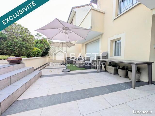 Pavillon 8 pièces 200 m²