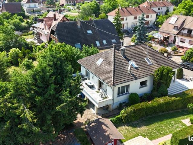 Pavillon 8 pièces 203 m²