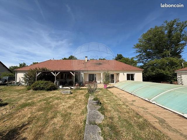 Pavillon 8 pièces 203 m²