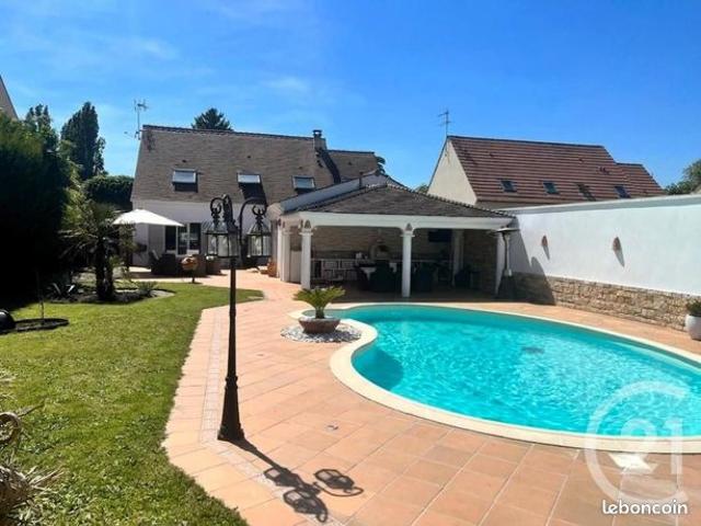 Pavillon 8 pièces 205 m²