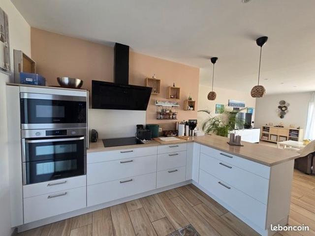 Pavillon 8 pièces 205 m²