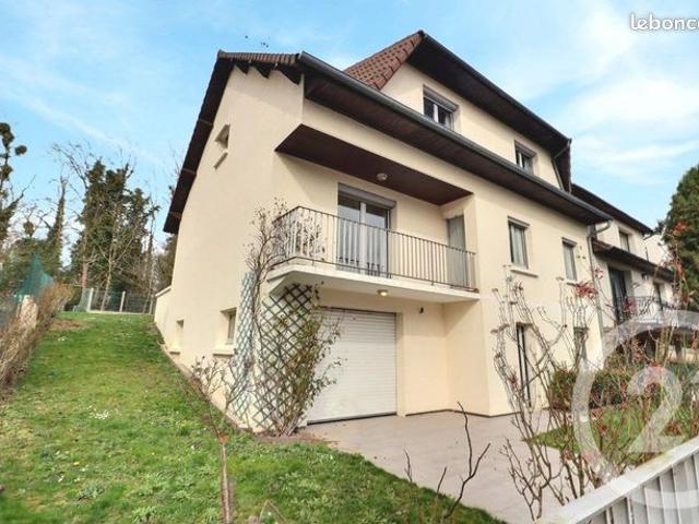 Pavillon 8 pièces 213 m²
