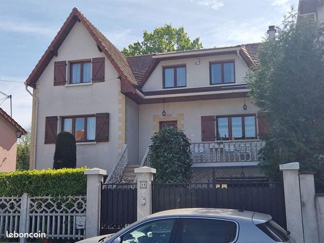 Pavillon 8 pièces 220 m²