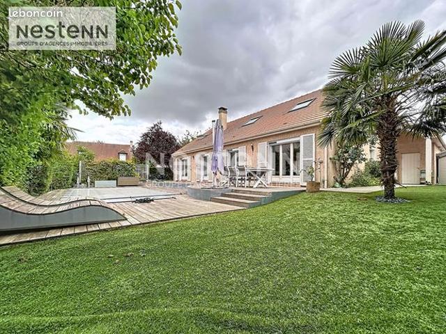 Pavillon 8 pièces 225 m²