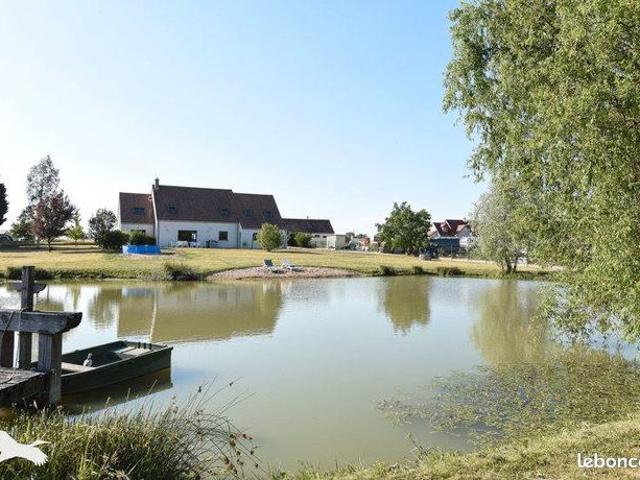 Pavillon 8 pièces 231 m²