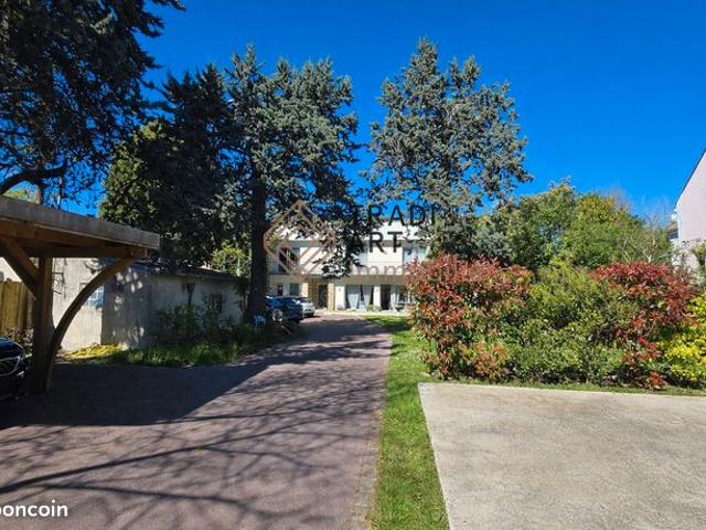 Pavillon 8 pièces 285 m²