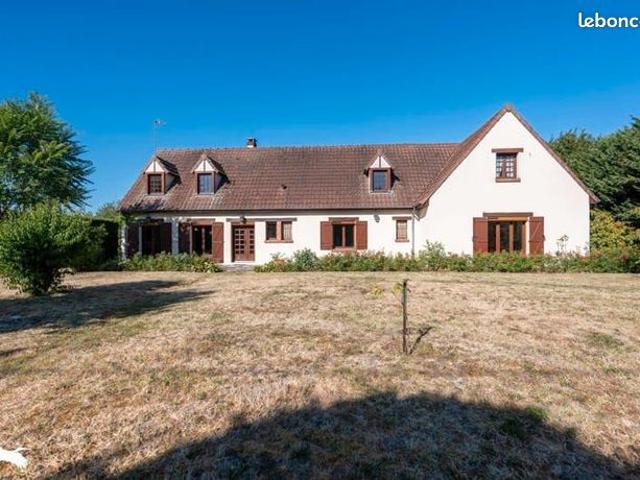 Pavillon 8 pièces 254 m²