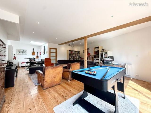 Pavillon 8 pièces 257 m²