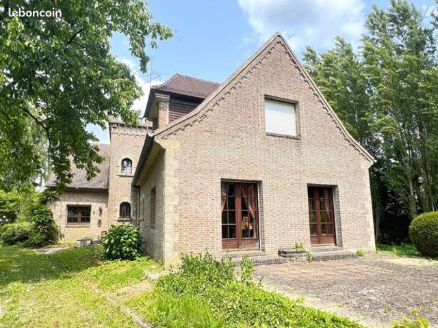 Pavillon 8 pièces 258 m²