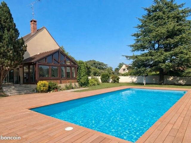 Pavillon 8 pièces 269 m²