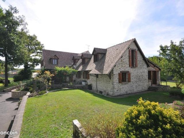Pavillon 8 pièces 296 m²