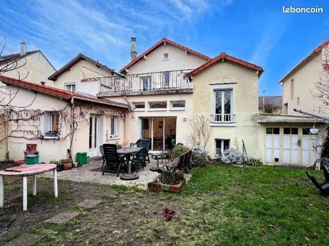 Pavillon 9 pièces 148 m²