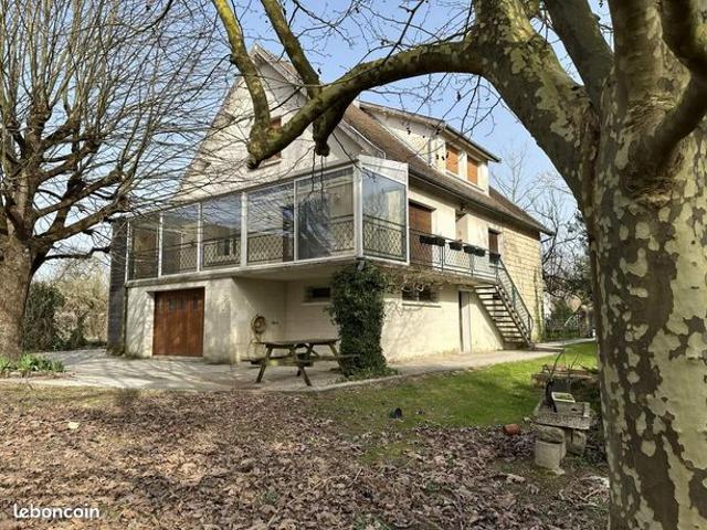 Pavillon 9 pièces 182 m²