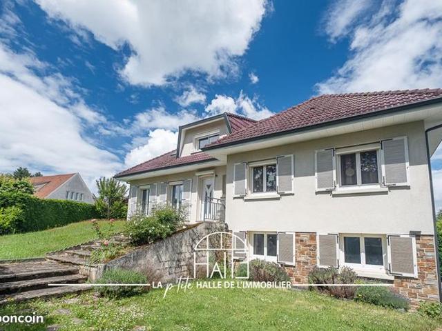 Pavillon 9 pièces 193 m²