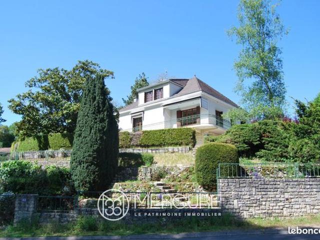 Pavillon 9 pièces 200 m²