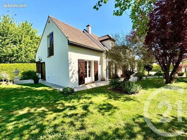 Pavillon 9 pièces 203 m²