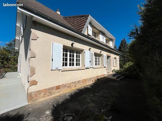 Pavillon 9 pièces 217 m²