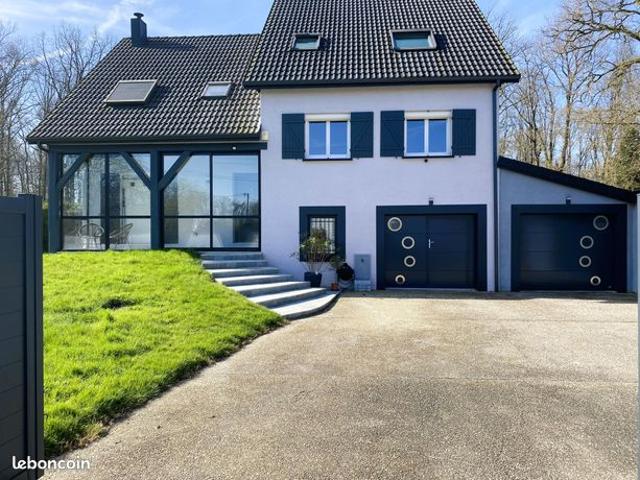 Pavillon 9 pièces 220 m²