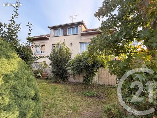 Pavillon 9 pièces 230 m²