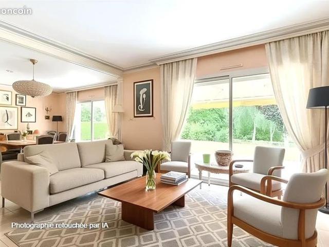 Pavillon 9 pièces 234 m²