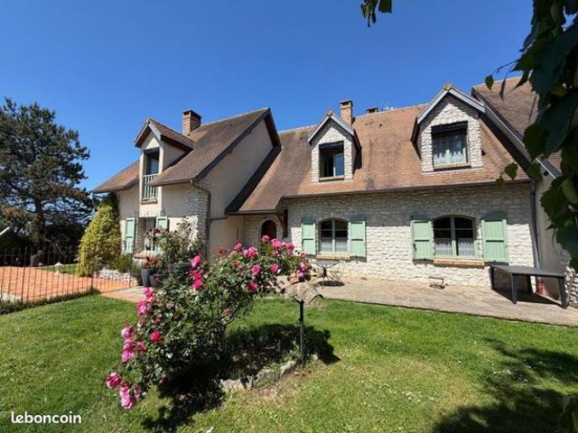 Pavillon 9 pièces 237 m²