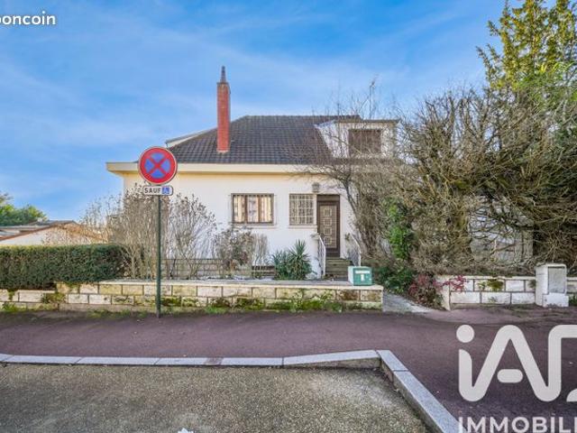 Pavillon 9 pièces 241 m²