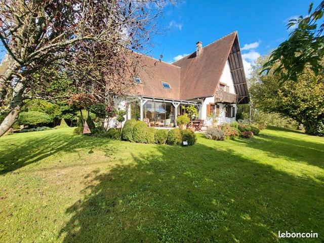Pavillon 9 pièces 250 m²