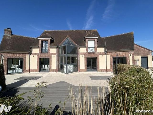 Pavillon 9 pièces 265 m²