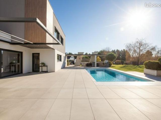 Pavillon 9 pièces 318 m²