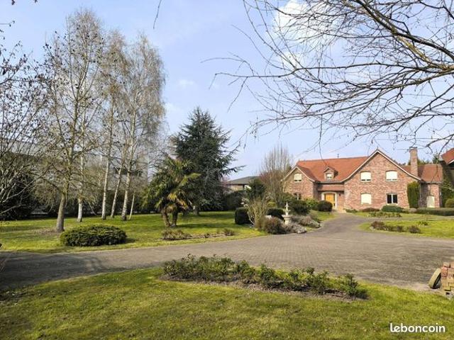Pavillon 9 pièces 346 m²