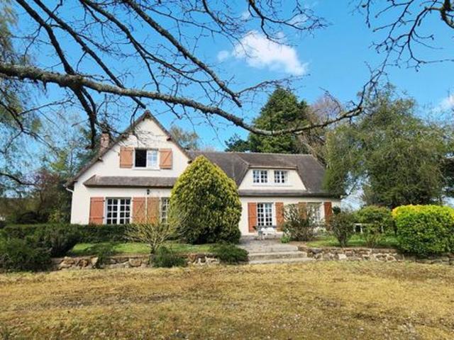 Pavillon 13 pièces 290 m²