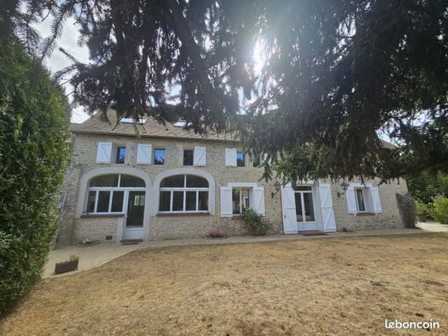 Pavillon 13 pièces 323 m²