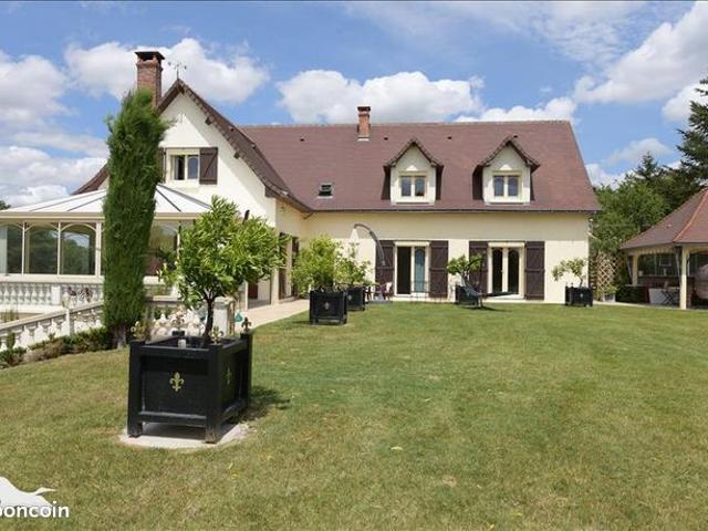Pavillon 13 pièces 352 m²