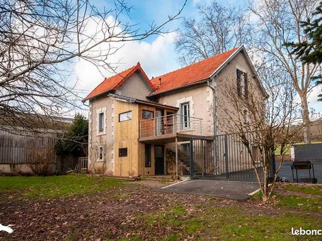 Pavillon 10 pièces 143 m²