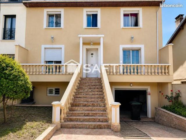 Pavillon 10 pièces 190 m²