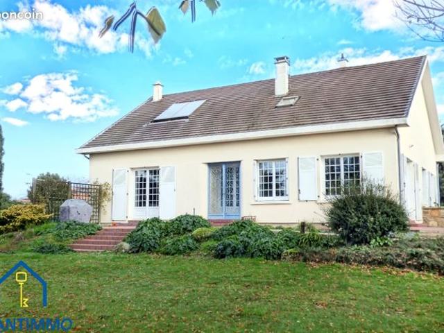 Maison 10 pièces 214 m²