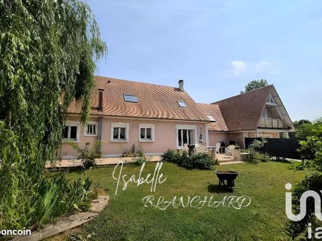 Pavillon 10 pièces 217 m²