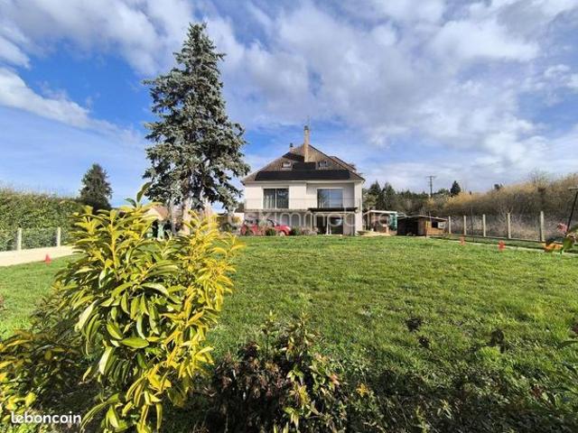 Pavillon 10 pièces 228 m²