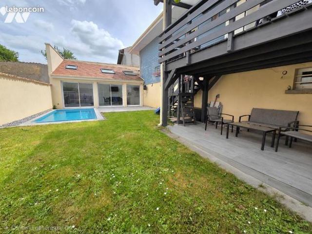 Pavillon 10 pièces 222 m²