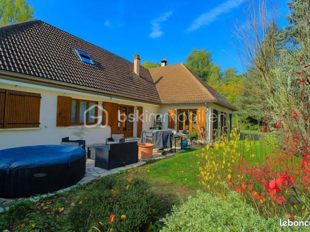 Pavillon 10 pièces 250 m²
